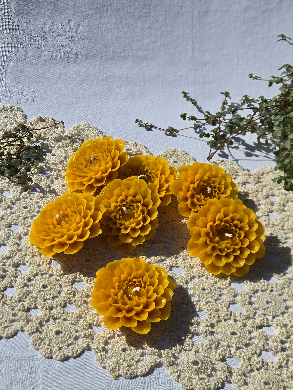 Dahlia Beeswax Candle | Handmade Pure Beeswax