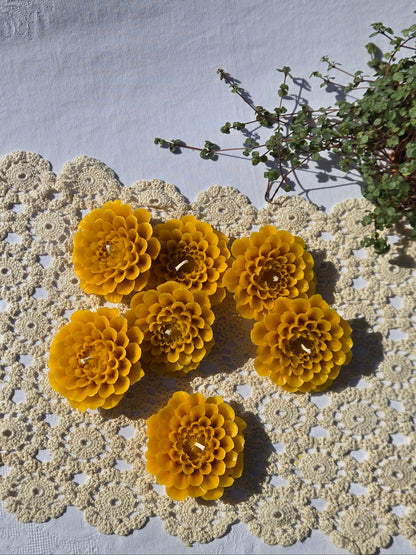 Dahlia Beeswax Candle | Handmade Pure Beeswax