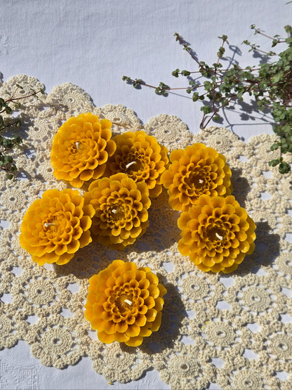 Dahlia Beeswax Candle | Handmade Pure Beeswax