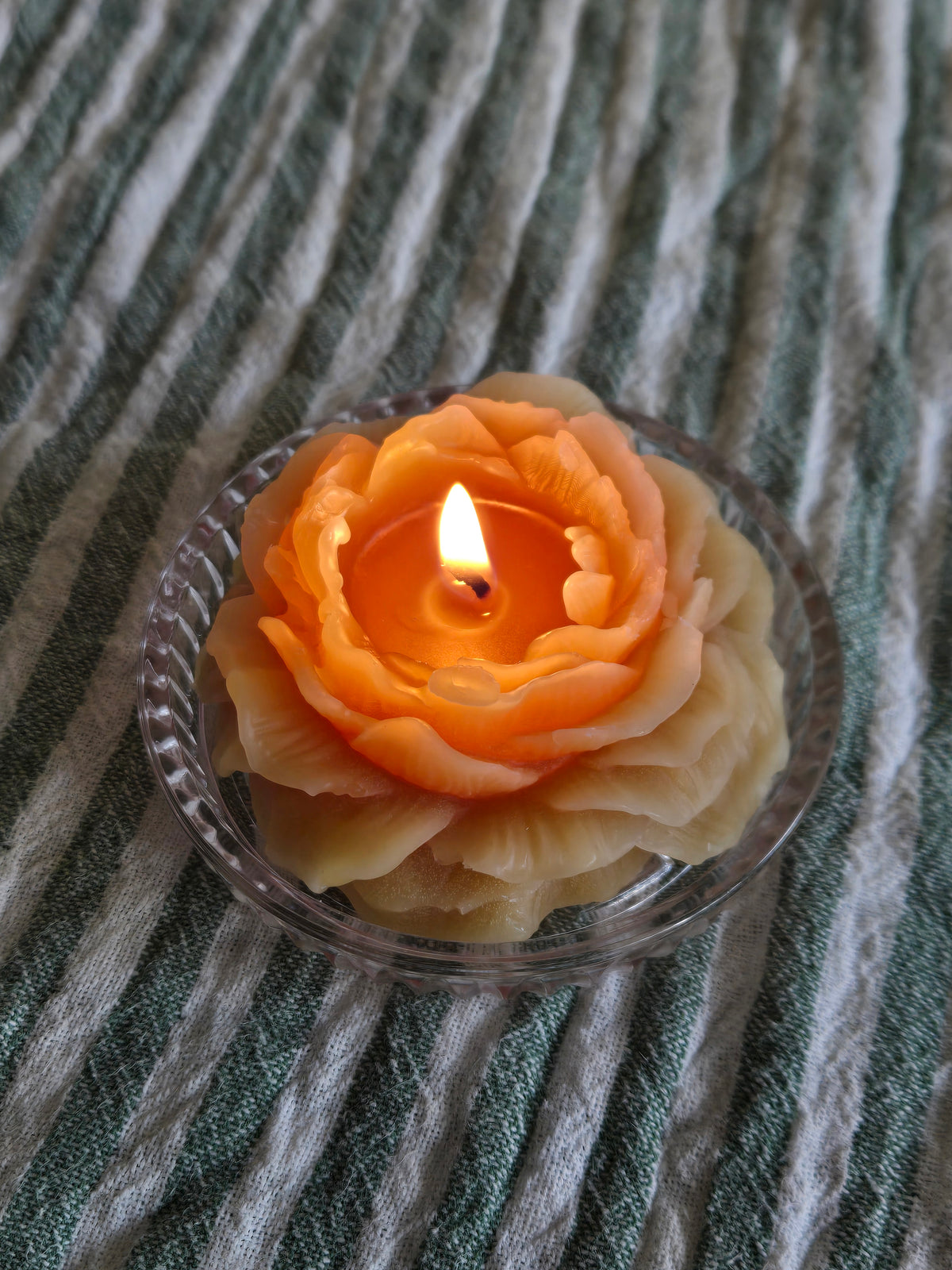 Peony beeswax candle